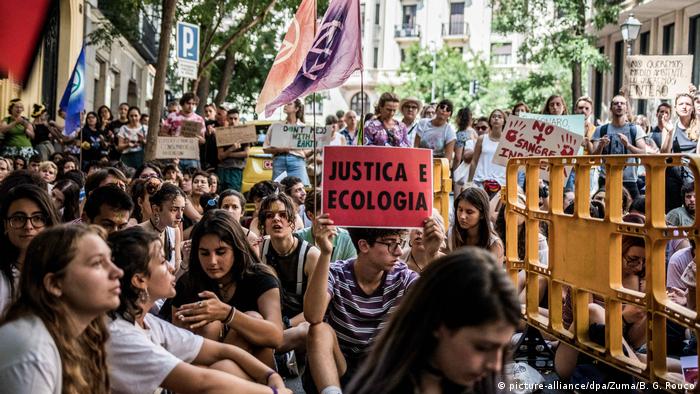 Spanien Madrid | Proteste zum Schutz des brennenden Waldes am Amazonas (picture-alliance/dpa/Zuma/B. G. Rouco)