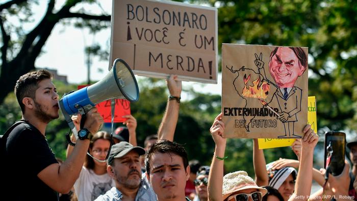 Kolumbien Cali | Proteste zum Schutz des brennenden Waldes am Amazonas (Getty Images/AFP/L. Robayo)
