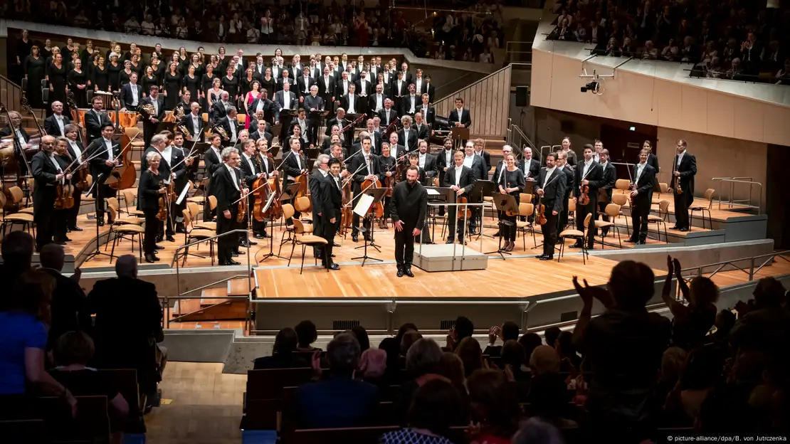 Kirill Petrenko's inaugural with the Berlin Philharmonic – DW – 08/24/2019