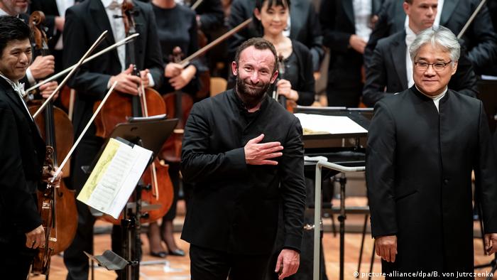 Petrenko mit dem Solisten Kwangchul Youn