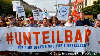 Environ 35.000 personnes ont répondu à l'appel lancé par le collectif #unteilbar à Dresde