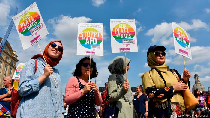 German Protesters March Against Racism In Dresden Ahead Of Key Elections News Dw 24 08 19