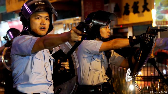 警察鸣枪示警港府强调示威者袭击在先 德国之声来自德国介绍德国 Dw 26 08 19