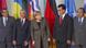 Angela Merkel im Kanzleramt mit den Präsidenten südpazifischer Staaten vor den Fahnen der Gäste und Deutschlands (Foto: AP) Angela Merkel im Kanzleramt mit den Präsidenten südpazifischer Staaten vor den Fahnen der Gäste und Deutschlands (Foto: AP)