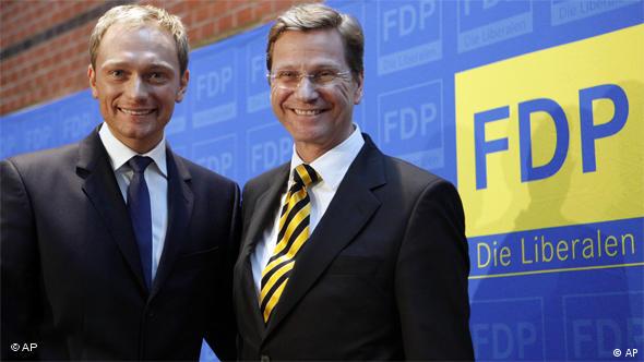 Christian Lindner (left) and Guido Westerwelle smiling into the cameras