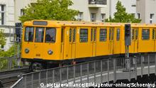 U-Bahn, Schlesisches Tor, Kreuzberg, Berlin, Deutschland | Verwendung weltweit, Keine Weitergabe an Wiederverkäufer.