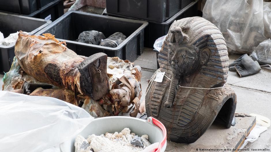 Brand Im Nationalmuseum Retten Was Zu Retten Ist Amerika Die Aktuellsten Nachrichten Und Informationen Dw 02 09 2019