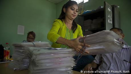 Indien Assam Bewohner Liste Einwohner (picture-alliance/AP Photo/A. Nath)