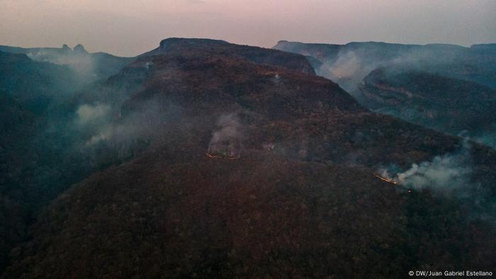 Humo sobre los bosques de la Chiquitania boliviana.
