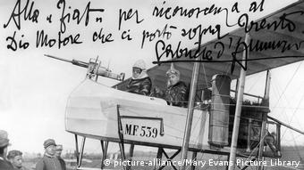 Gabriele D'Annunzio u avionu 1915.