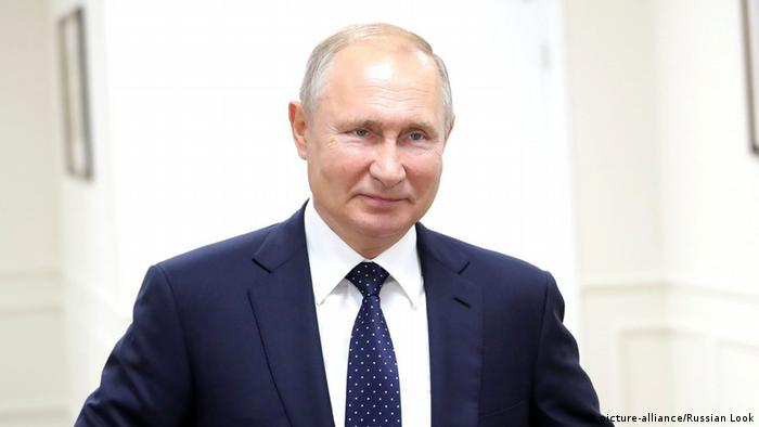 Russland | 5. Eastern Economic Forum 2019 - Vladimir Putin während Treffen mit Hu Chunhua