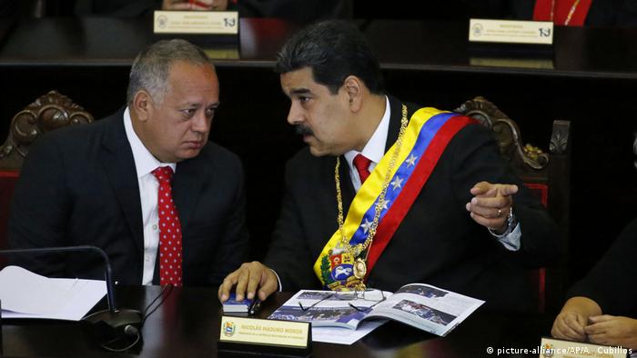 Venezuelas Staatschef Nicolas Maduro (r.) und Diosdado Cabello, der Vorsitzende der Verfassungsgebenden Versammlung“