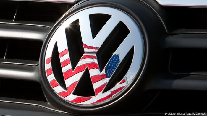 Отражение флага США на эмблеме VW Отражение флага США на эмблеме VW