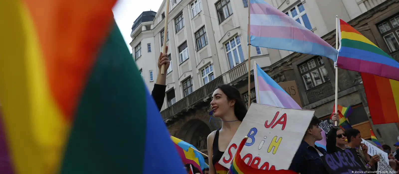 В Сараево прошел первый в истории гей-прайд – DW – 09.09.2019