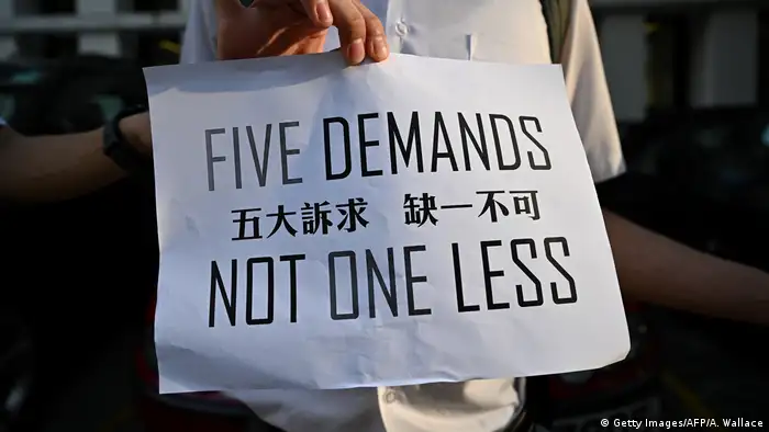 Hongkong Menschenkette Appell USA Schild