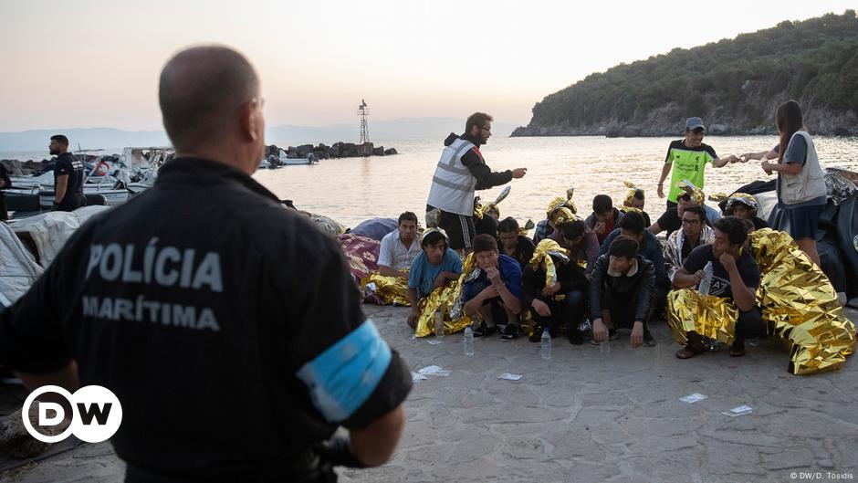 Greece Plans Barrier To Stop Migrants In Aegean Sea Dw 01 30 2020