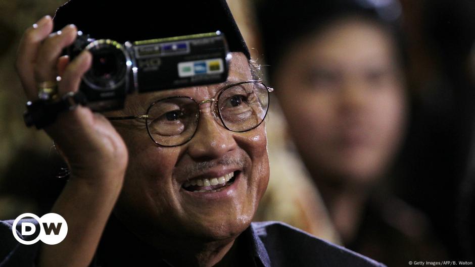 Kebijakan masa pemerintahan bj habibie