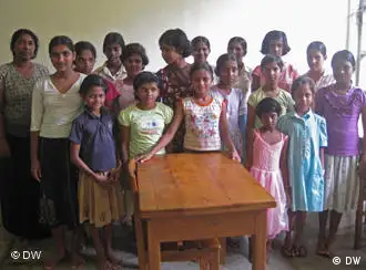 斯里兰卡一所孤儿院的女孤儿