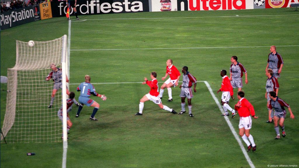 Final manchester vs bayern 1999 Clearance