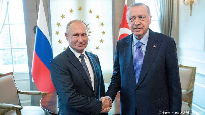 Володимир Путін (л) та Реджеп Таїп Ердоган в Анкарі у вересні 2019 року 
