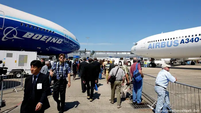 Boeing und Airbus auf Luftfahrtmesse in Paris-Le Bourget