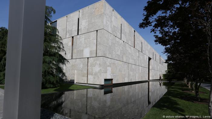 Außenansicht der Barnes Foundation in Philadelphia (picture-alliance/AP Images/J. Larma)