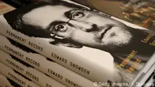 斯诺登出回忆录 NSA：钱得归我们！