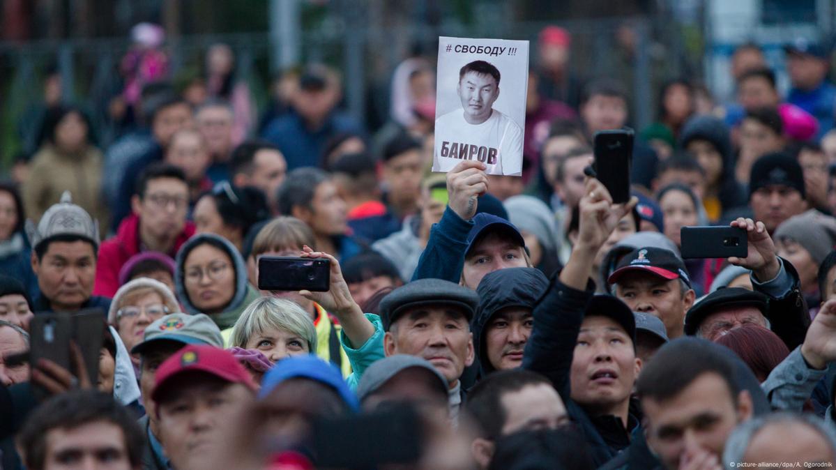 В Улан-Удэ прошел митинг в поддержку политзаключенных – DW – 30.09.2019