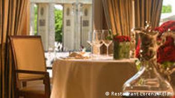 Eξευγενισμένο ντονέρ κεμπάπ και στο πολυτελές ξενοδοχείο Adlon Eξευγενισμένο ντονέρ κεμπάπ και στο πολυτελές ξενοδοχείο Adlon