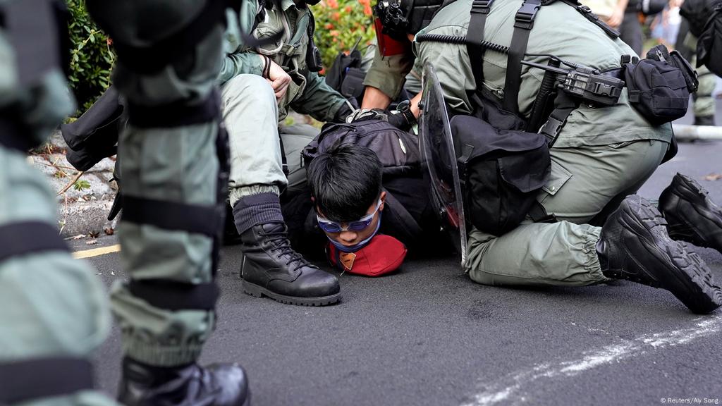 遭港警武力对待受害者拟司法索偿