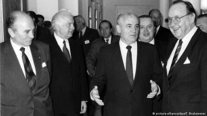 Mihail Gorbačov i Hans-Ditrih Genšer