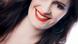 بالنسبة لذوات الشعر الداكن والبشرة الفاتحة، فيناسبهن الأحمر والوردي والبنفسجي بالنسبة لذوات الشعر الداكن والبشرة الفاتحة، فيناسبهن الأحمر والوردي والبنفسجي