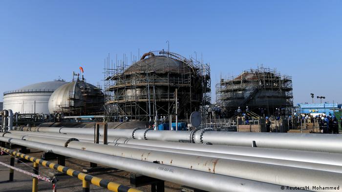 عمال في الموقع المتضرر بمنشأة أرامكو السعودية النفطية في بقيق