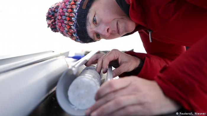 Los investigadores de Innsbruck han perforado hasta el fondo del glaciar para sacar las muestras. 