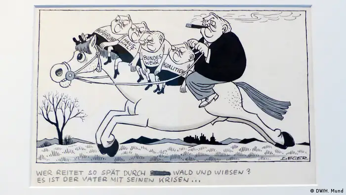 Ludwig Erhardt reitet auf einem Pferd in einer Karikatur im Haus der Geschcihte (Foto: DW/H. Mund)