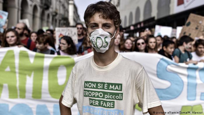 Friday for Future climate strike, Italy (picture-alliance/Zuma/M. Alpozzi)