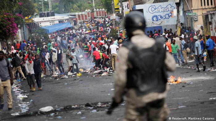 El recrudecimiento de los disturbios en Haití pone en guardia a República  Dominicana | Las noticias y análisis más importantes en América Latina | DW  | 28.09.2019