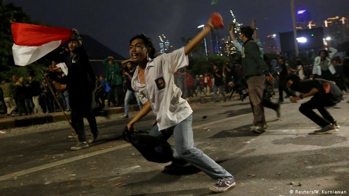 Indonesien Protesten gegen neue Gesetze (Reuters/W. Kurniawan)