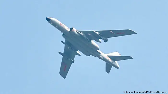BG Waffensysteme der VR China | Bomber H-6N (Imago Images/ZUMA Press/Stringer)