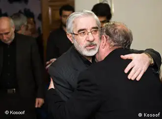 穆萨维呼吁伊朗政府结束对抗议者的镇压