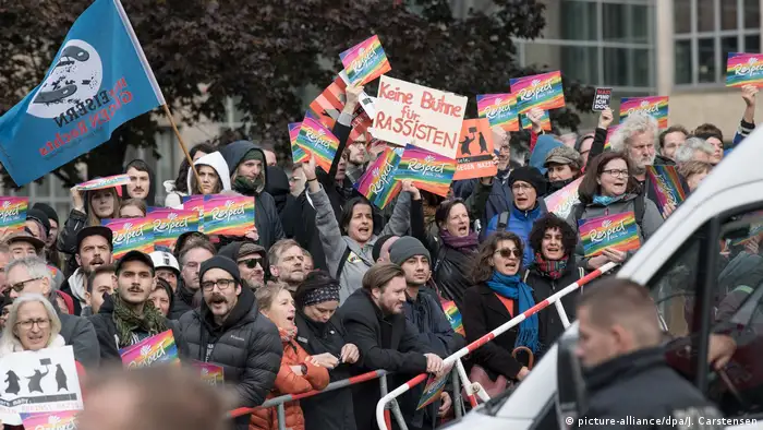 Tag der Deutschen Einheit Demonstration (picture-alliance/dpa/J. Carstensen)