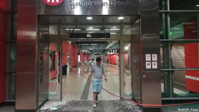 Honkong Tseung Kwan-U-Bahn-Station nach den Protesten