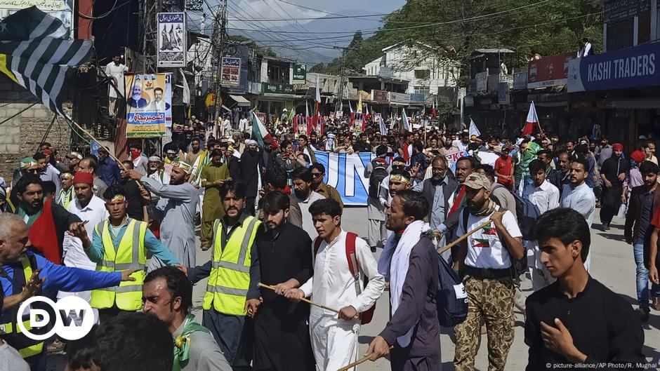 Pakistan Protesters Urge UN To Take Over Kashmir – DW – 10/06/2019