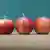 Symbolbild Äpfel auf Tisch