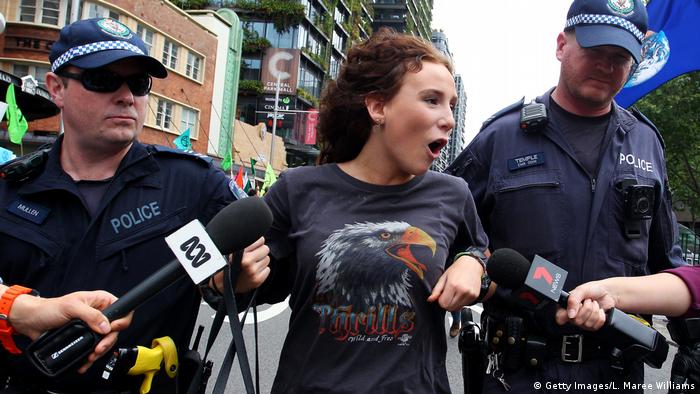 Activista de Extinction Rebellion es detenida en Sídney. (7.10.2019).