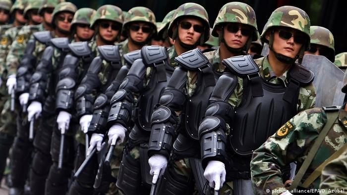 China Soldaten in der Provinz Xinjang | Uiguren