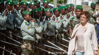 La ministre allemande de la Défense a rendu visite en octobre 2019 aux soldats qui forment les forces maliennes au Mali