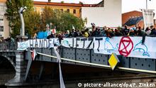 Экоактивисты заблокировали мост в правительственном квартале Берлина