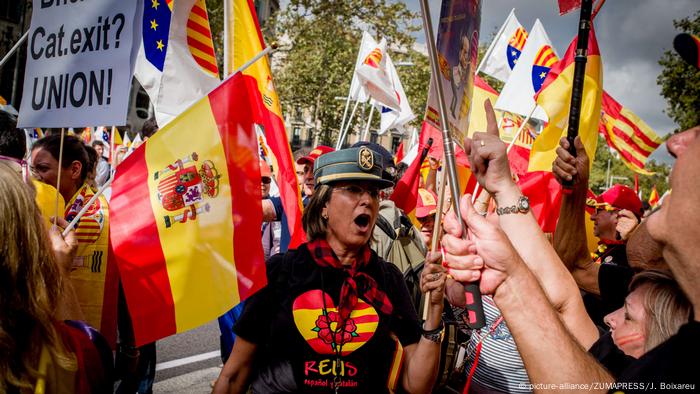 Spain Thousands Protest Catalan Independence News Dw 12 10 2019