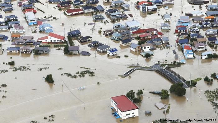 Photo taken from a Kyodo News helicopter on Oct. 13, 2019, shows houses in Nagano, central Japan, submerged (picture-alliance/dpa/Kyodo/MAXPPP)